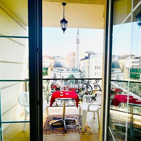 4 Llullat - City Center Apartment Pristina Esterno foto