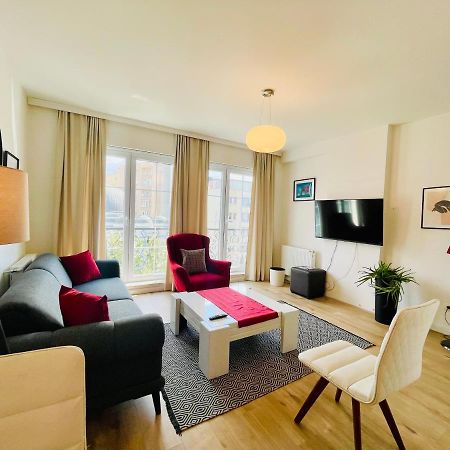 4 Llullat - City Center Apartment Pristina Esterno foto