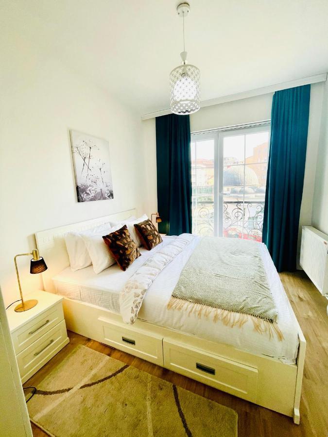 4 Llullat - City Center Apartment Pristina Esterno foto