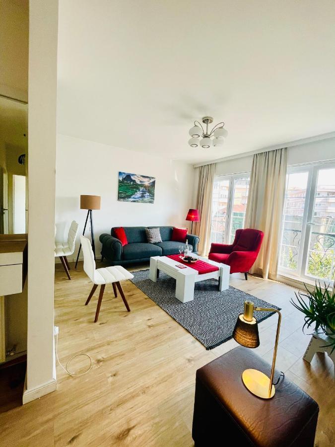 4 Llullat - City Center Apartment Pristina Esterno foto
