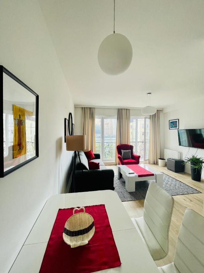4 Llullat - City Center Apartment Pristina Esterno foto