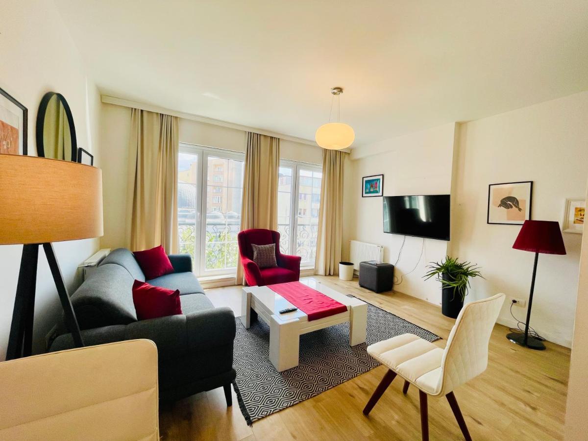 4 Llullat - City Center Apartment Pristina Esterno foto